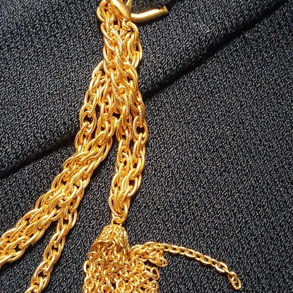 Adorned.St. John, Knit.adjustable Or Removeable Adornment. Classic Essential - Picture 4 of 10